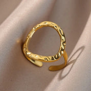 bague or ovale pour femme