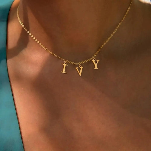 collier prénom lettre séparée femme