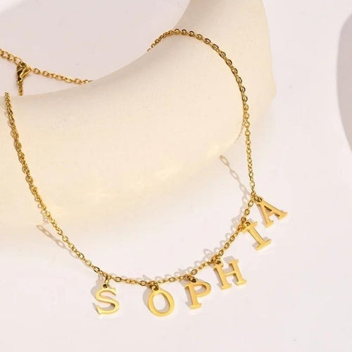 collier prénom lettre séparée en or